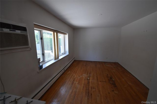 333 N Albany Avenue, Massapequa, NY 11758