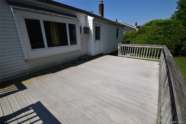 333 N Albany Avenue, Massapequa, NY 11758