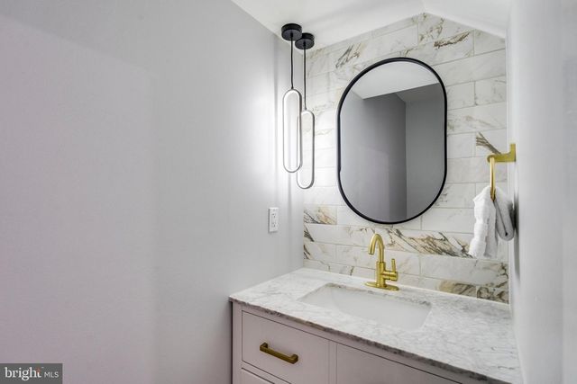 1323 SHEPHERD STREET, Washington, DC 20017
