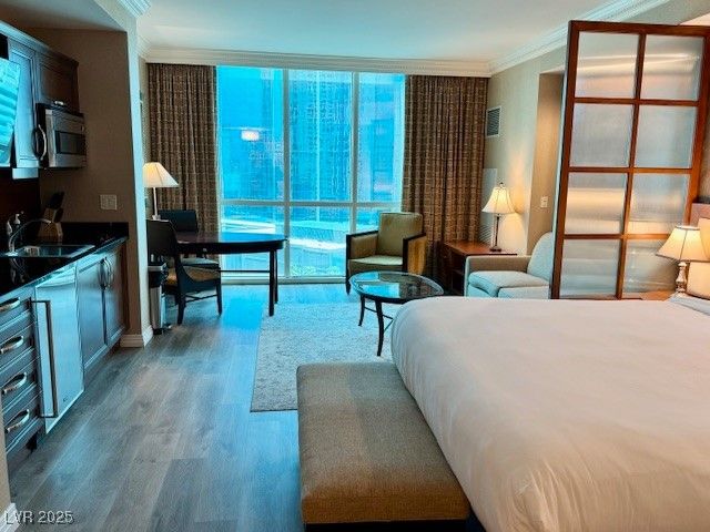 125 East Harmon Avenue 1003, Las Vegas, NV 89109