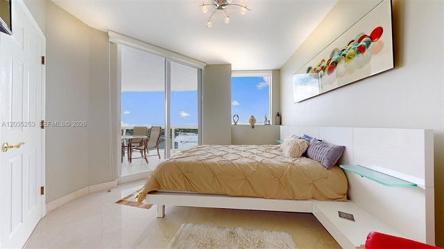 4779 Collins Avenue 2708, Miami Beach, FL 33140