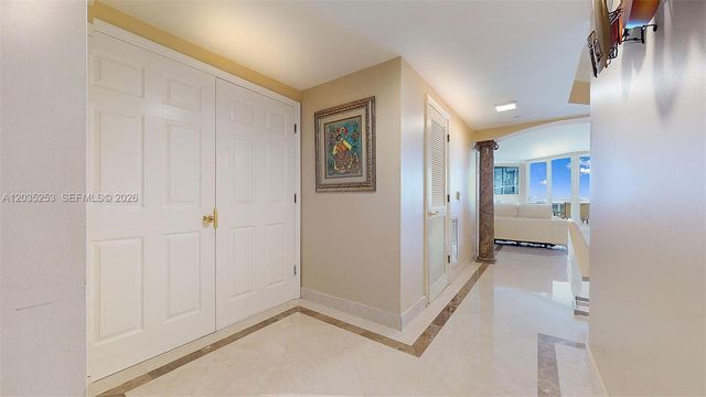 4779 Collins Avenue 2708, Miami Beach, FL 33140