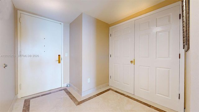 4779 Collins Avenue 2708, Miami Beach, FL 33140