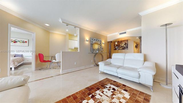 4779 Collins Avenue 2708, Miami Beach, FL 33140