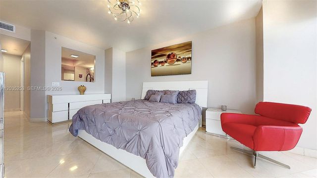 4779 Collins Avenue 2708, Miami Beach, FL 33140