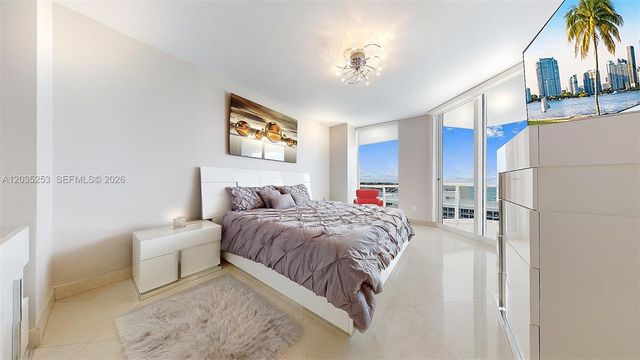 4779 Collins Avenue 2708, Miami Beach, FL 33140