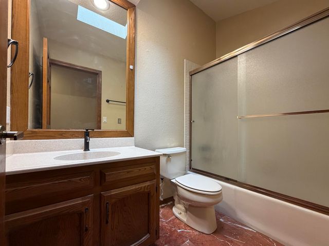 9212 Admiral Lowell Avenue NE, Albuquerque, NM 87111