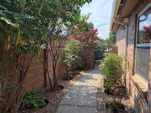 9212 Admiral Lowell Avenue NE, Albuquerque, NM 87111