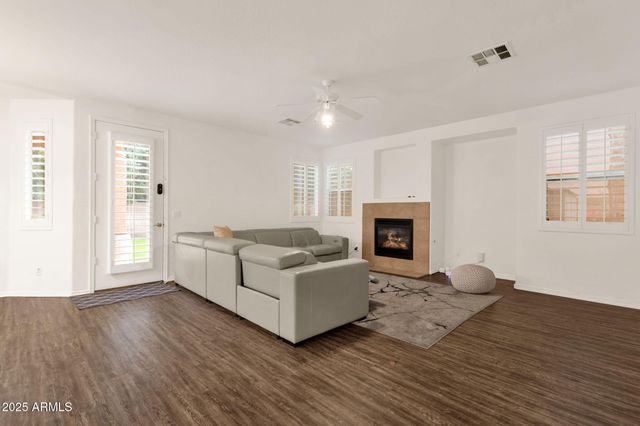 969 E OAKLAND Street, Gilbert, AZ 85295