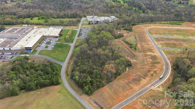 1821 Gkn Way, Newton, NC 28658