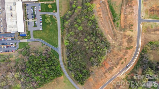 1821 Gkn Way, Newton, NC 28658