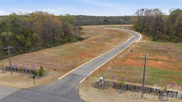 1821 Gkn Way, Newton, NC 28658