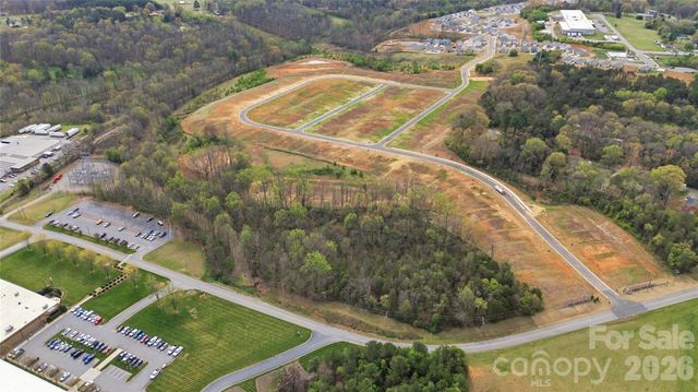 1821 Gkn Way, Newton, NC 28658
