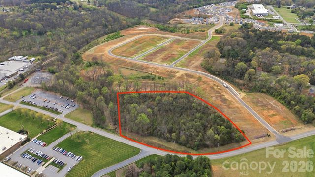1821 Gkn Way, Newton, NC 28658