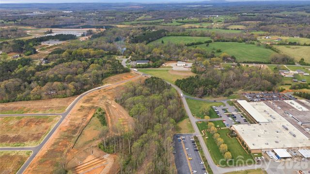 1821 Gkn Way, Newton, NC 28658