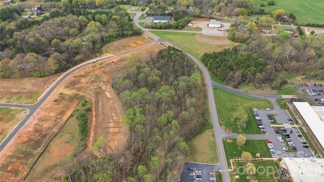 1821 Gkn Way, Newton, NC 28658