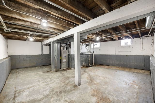 15 155th Street, Calumet City, IL 60409