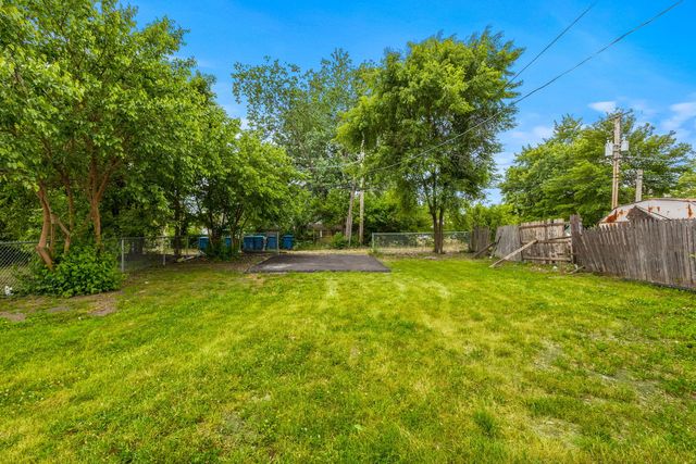 15 155th Street, Calumet City, IL 60409