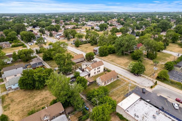 15 155th Street, Calumet City, IL 60409