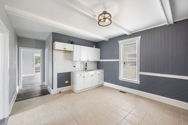 15 155th Street, Calumet City, IL 60409