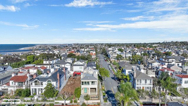 243 Poppy Avenue, Corona Del Mar, CA 92625