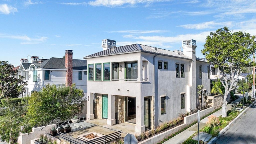 243 Poppy Avenue, Corona Del Mar, CA 92625