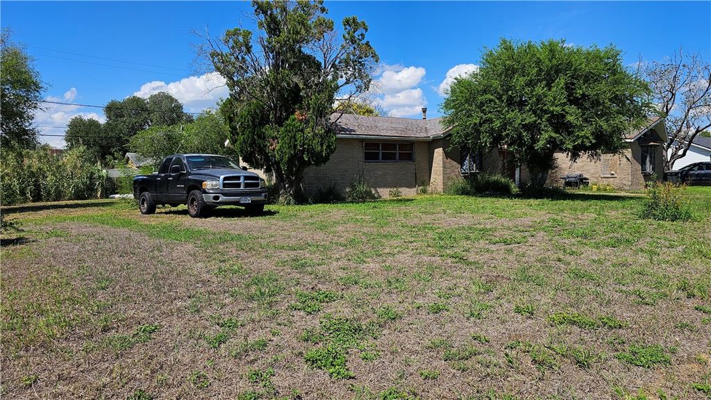 345 Bartlett Dr, Corpus Christi, TX 78408 — photo 2