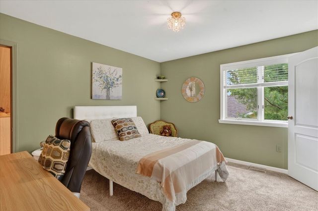 7300 W Victoria Drive, Laingsburg, MI 48848