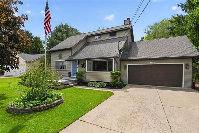7300 W Victoria Drive, Laingsburg, MI 48848