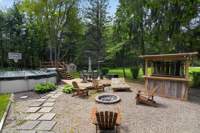 7300 W Victoria Drive, Laingsburg, MI 48848