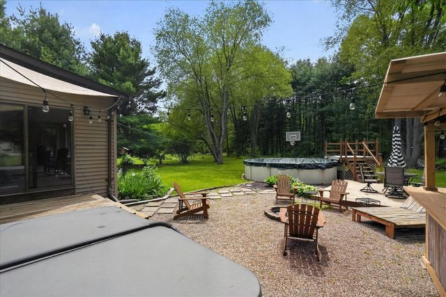 7300 W Victoria Drive, Laingsburg, MI 48848