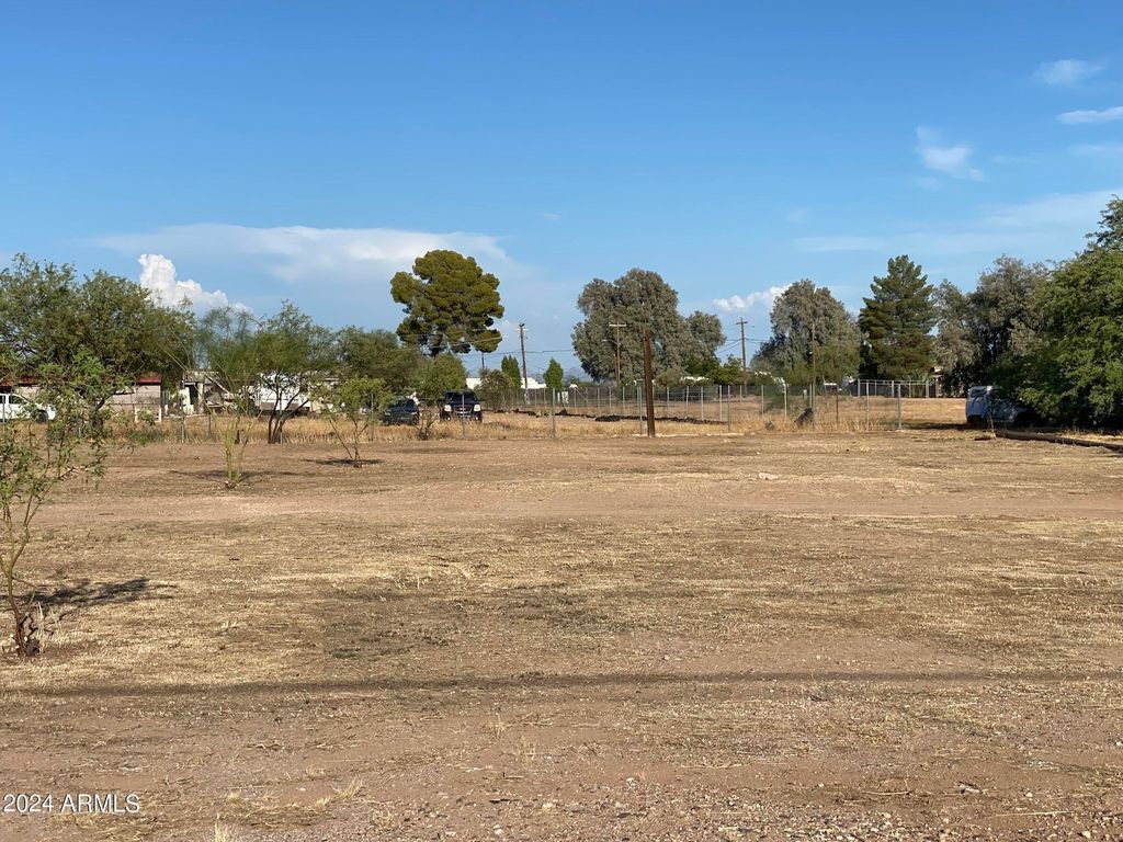 Image 6 of property listing at 1045 S ARIZONA Boulevard 7, Coolidge, AZ 85128