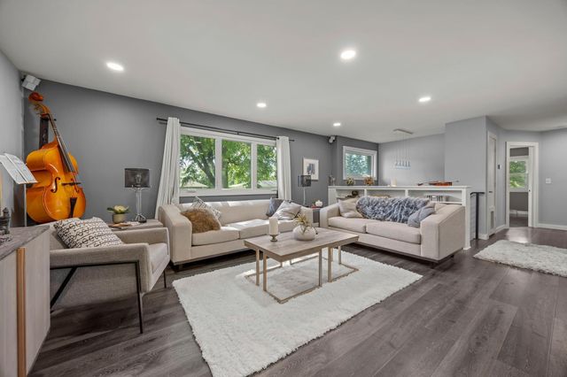 17125 Maple Lane SE, Prior Lake, MN 55372