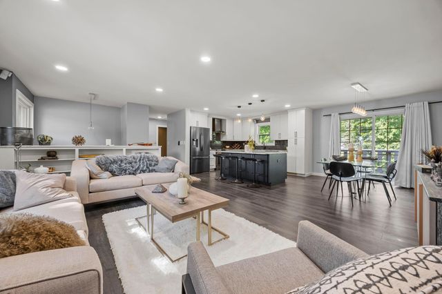 17125 Maple Lane SE, Prior Lake, MN 55372