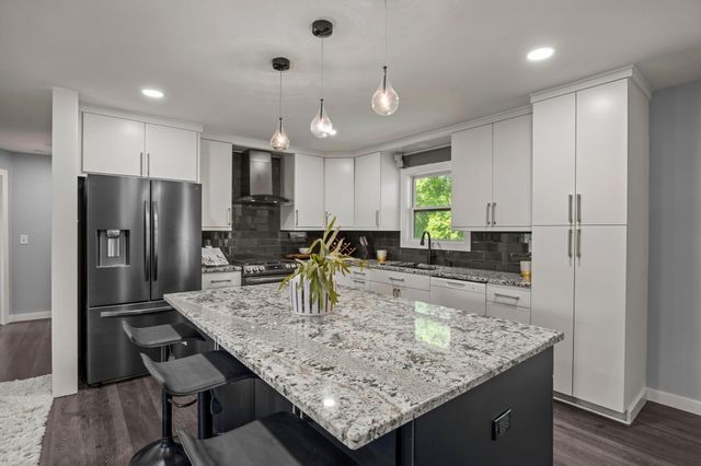 17125 Maple Lane SE, Prior Lake, MN 55372