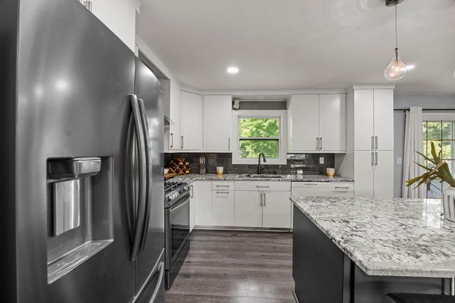 17125 Maple Lane SE, Prior Lake, MN 55372