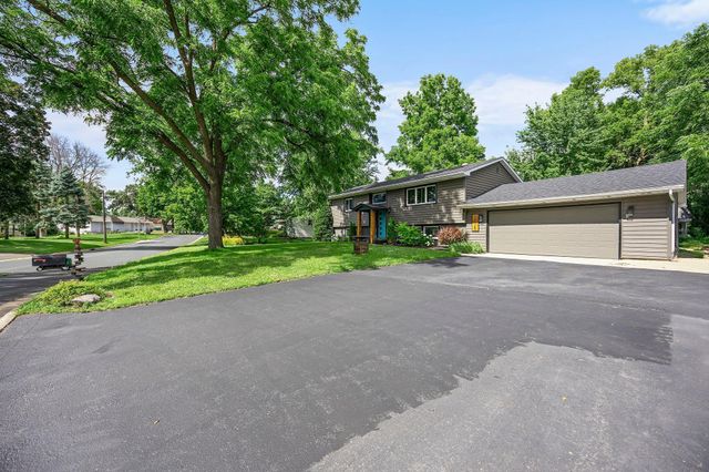 17125 Maple Lane SE, Prior Lake, MN 55372