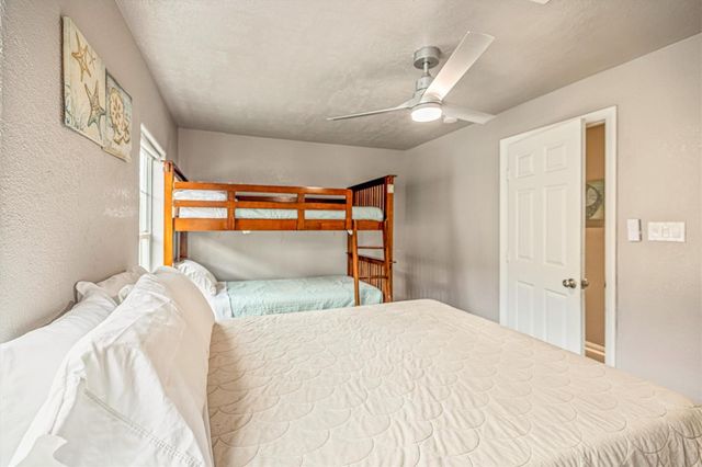 5219 Avenue Q, Galveston, TX 77551