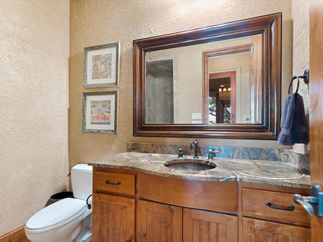 2965 S Sunbeck Circle, Farmers Branch, TX 75234