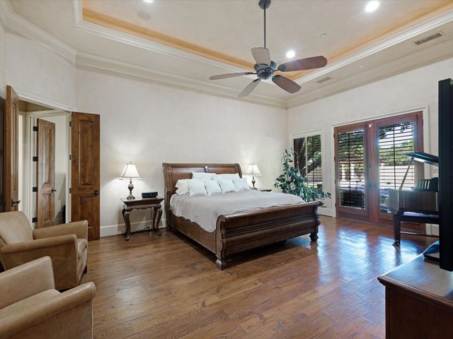 2965 S Sunbeck Circle, Farmers Branch, TX 75234
