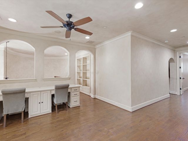 2965 S Sunbeck Circle, Farmers Branch, TX 75234
