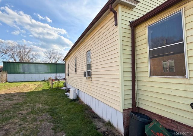 26 E Woodward Street, Ecorse, MI 48229