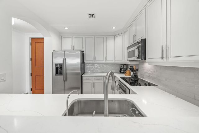 200 NE 2nd Avenue 314, Delray Beach, FL 33444