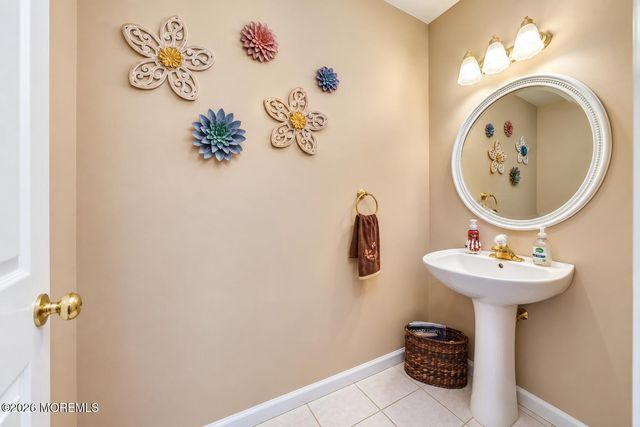6 Northgate Drive, Englishtown, NJ 07726