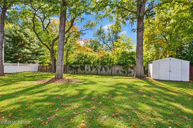6 Northgate Drive, Englishtown, NJ 07726