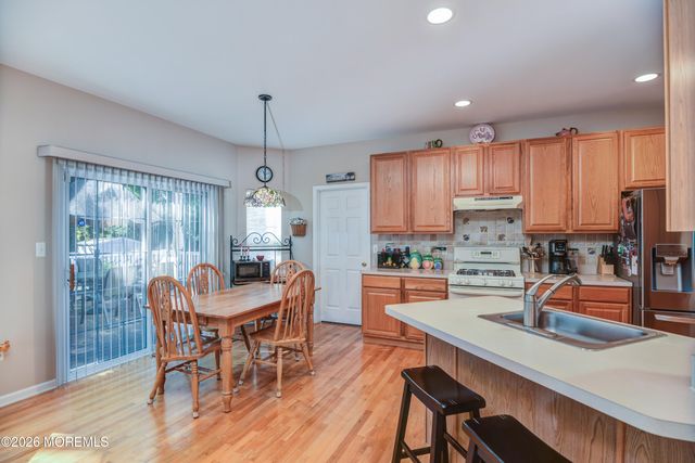 6 Northgate Drive, Englishtown, NJ 07726