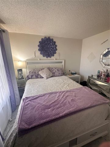 8848 OAK CIRCLE, Tampa, FL 33615