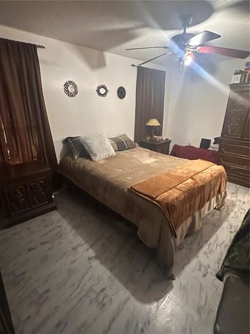 8848 OAK CIRCLE, Tampa, FL 33615