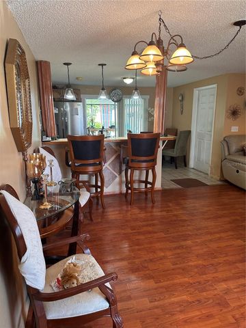 8848 OAK CIRCLE, Tampa, FL 33615