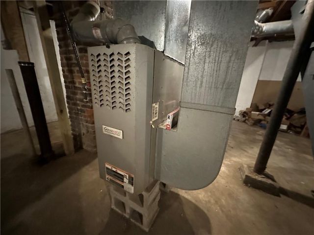 5107 E 40th Street, Kansas City, MO 64130